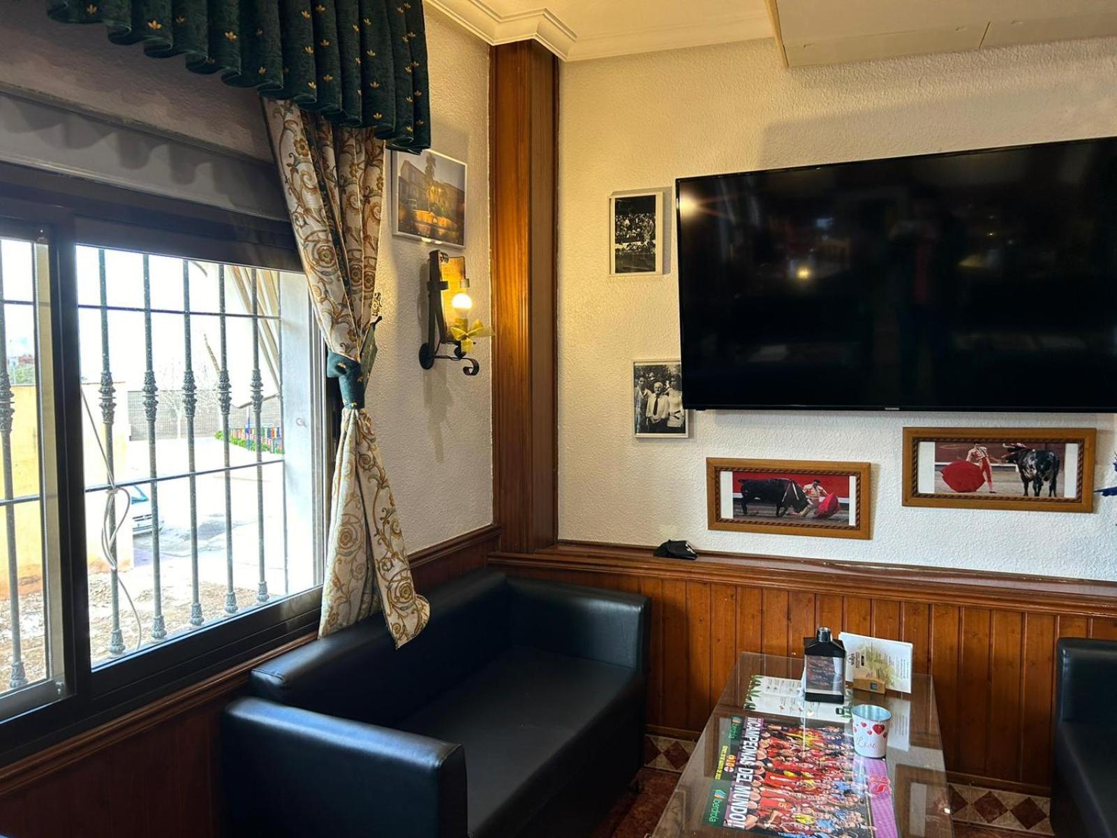 Hostal Restaurante La Noria Arquillos 外观 照片